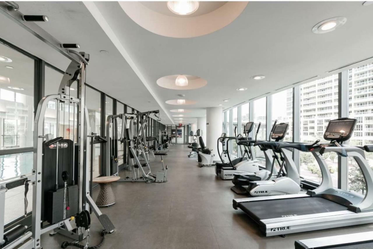 30 Off Lake View Property Heart Of Downtown Торонто Екстер'єр фото